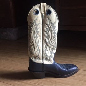 Nocona Women's Size 9 B Blue Cream Western Boot